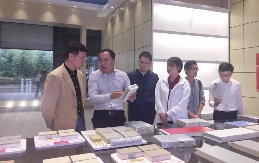 省工信廳領(lǐng)導(dǎo)一行深入寶潤達(dá)， 開展企業(yè)智能化改造診斷服務(wù)
